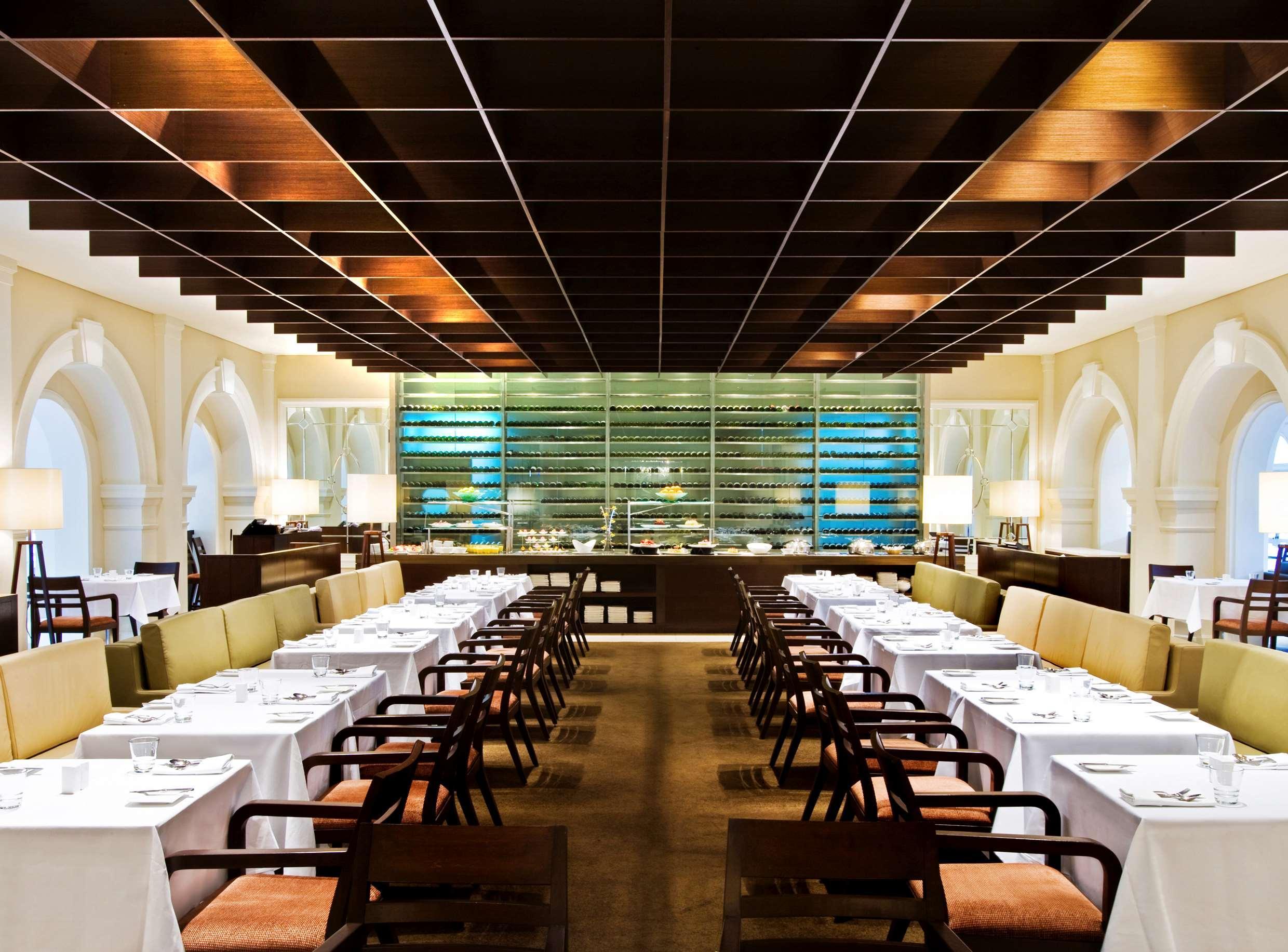 Goodwood Park Hotel Singapur Restauracja zdjęcie The interior of the restaurant