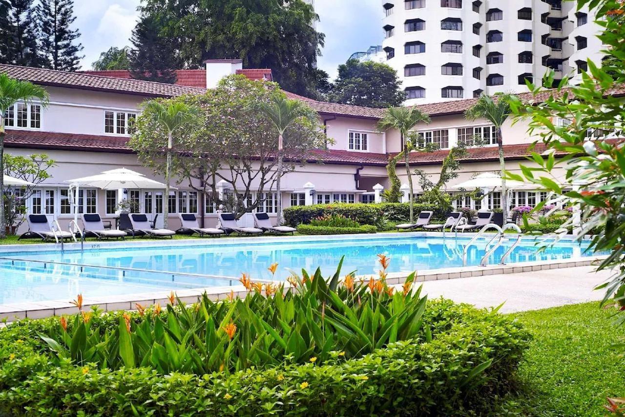 Goodwood Park Hotel Singapur Zewnętrze zdjęcie The swimming pool at the E and O Club