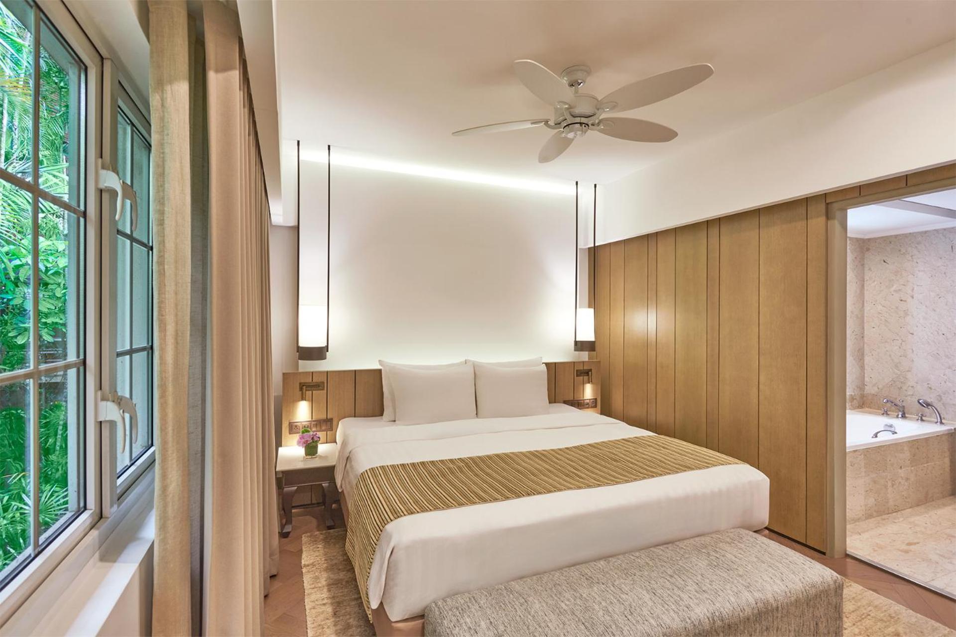 Goodwood Park Hotel Singapur Pokój zdjęcie A bedroom at the hotel